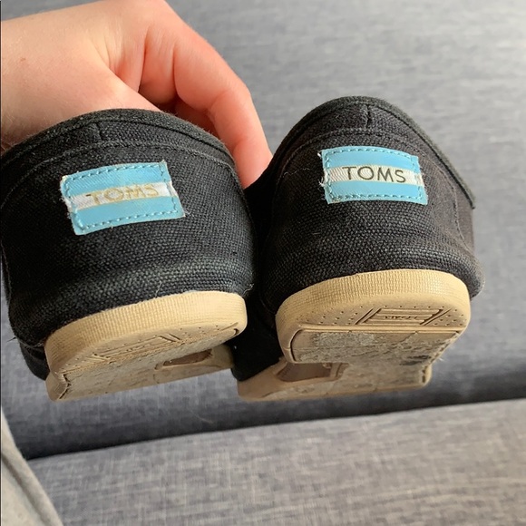 Toms - Picture 2 of 3